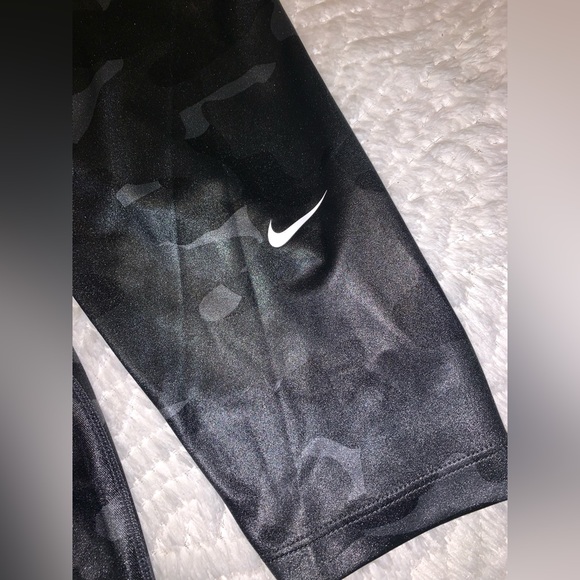 DRI-FIT MIDRISE CAMO LEGGINGS - Picture 4 of 6